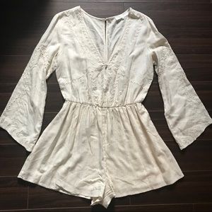 ASTR Cream Long-Sleeved Romper Medium